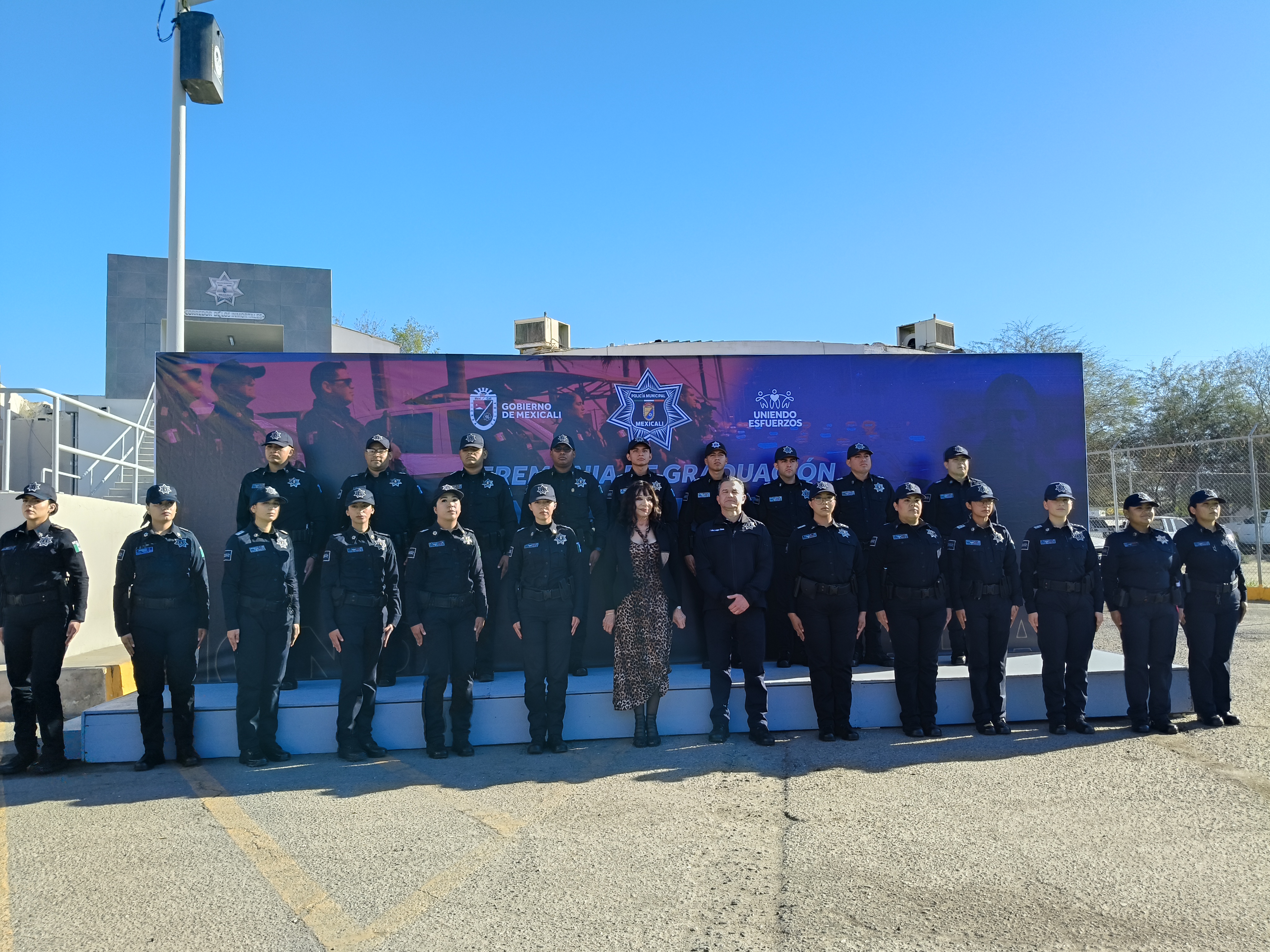 Egresan 21 cadetes de Academia de Policía en Mexicali - The Baja Post